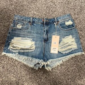 NWT sun & shadow size 30 heavily distressed jean shorts
